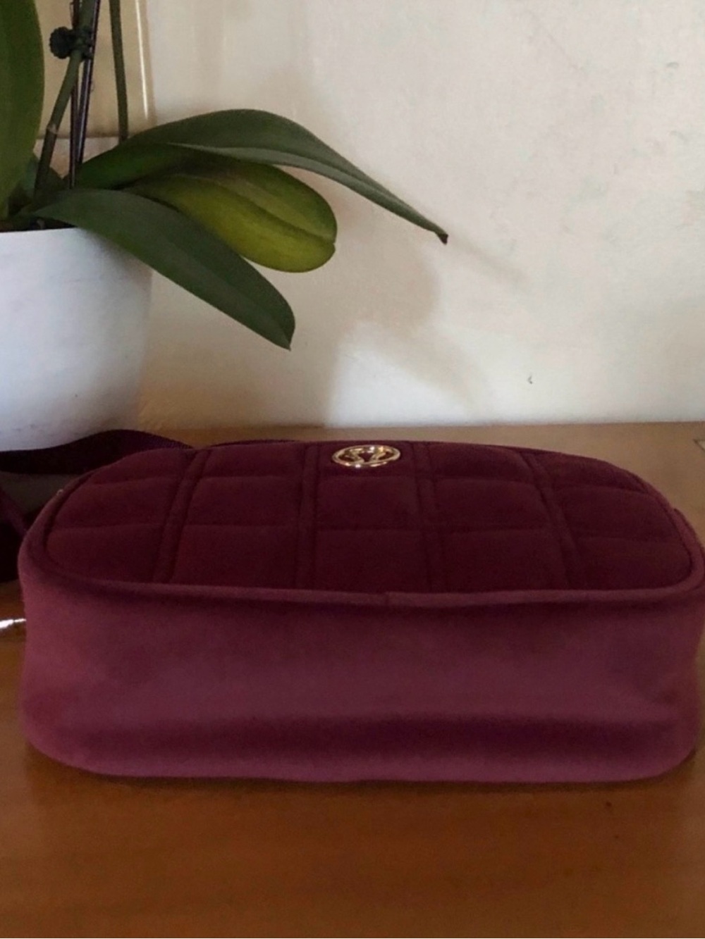 lululemon Athletica Quilted Berry Crossbody with Gold Hardware - Picture 3 of 6